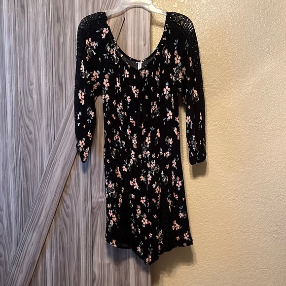 Shorts romper - Picture 1 of 3